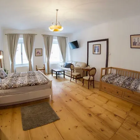 Krumlov Hotel 3*