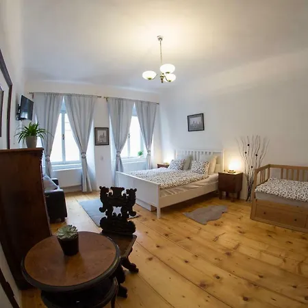 Krumlov Hotel 3*