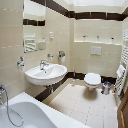 Krumlov Hotel 3*