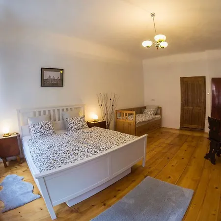 Krumlov Hotel 3*